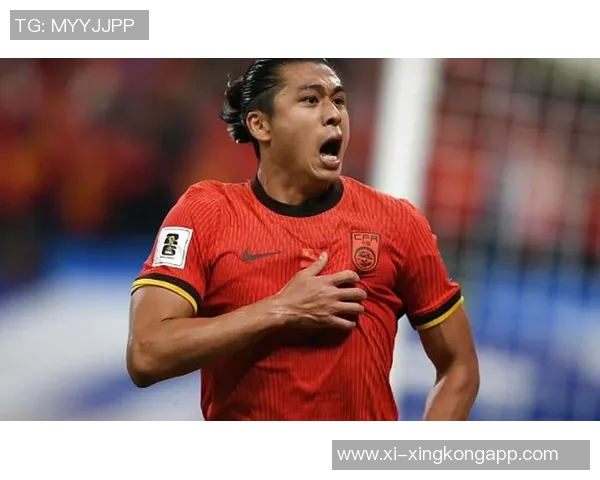 日韩足球对抗赛激战正酣球迷热情高涨期待精彩对决